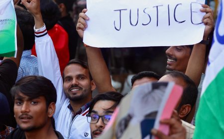 RO/ARO और UPP कांस्टेबल भर्ती परीक्षा में पेपर लीक को लेकर भारी संख्या में छात्रों का हल्ला बोल