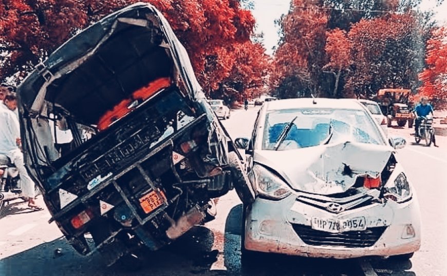 मिर्जापुर: भीषण एक्सीडेंट में ऑटो चालक की मौत, कार सवार ABSA और शिक्षक को ग्रामीणों ने धुना