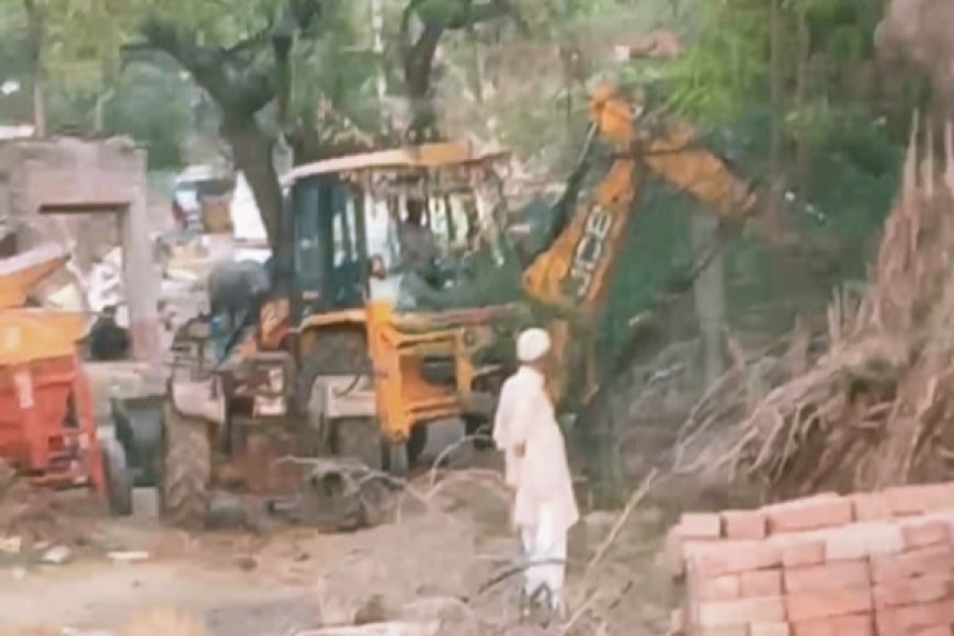 कानपुर: दबंगों ने वृद्ध के घर पर चला दिया था बुल्डोजर, पुलिस कमिश्नर ने दिया फिर से बनाने का आदेश 