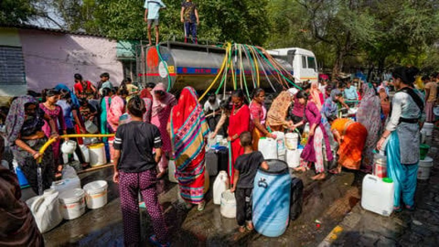 Delhi Water Crisis: जल मंत्री आतिशी का अनिश्चित कालीन अनशन शुरू, महात्मा गांधी को श्रद्धांजलि अर्पित करने के बाद अनशन की शुरुआत 