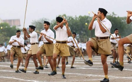 मोदी सरकार ने RSS पर लगे 58 साल पुराने प्रतिबंध को हटाया, अब सरकारी कर्मचारी भी कार्यक्रमों में ले सकेंगे भाग