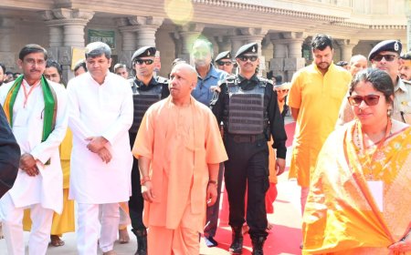 मिर्जापुर में गरजे योगी: हम बंटे थे तो कटे थे, इसलिए पांच सौ वर्ष तक अयोध्या में इंतजार करना पड़ा
