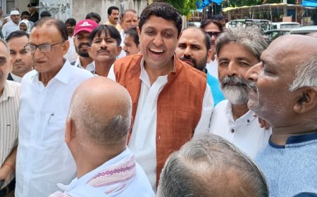 प्रयागराज के सांसद कुंवर उज्जवल रमण सिंह ने कोरांव में किया जनसंपर्क