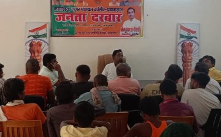 कोरांव में दुर्गा पूजा समितियों के साथ नगर अध्यक्ष की बैठक, दिए आवश्यक निर्देश