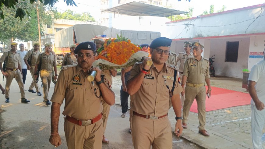 मिर्जापुर में ट्रैकर मादा डॉग माया का निधन, पुलिस लाइन में दी गई राजकीय सम्मान के साथ श्रद्धांजलि