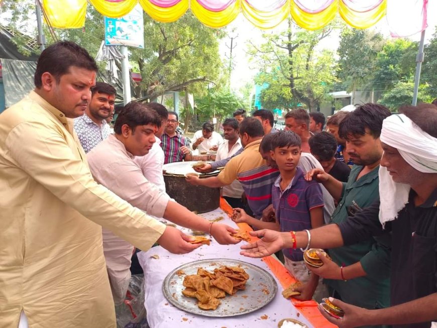 संवेदना हॉस्पिटल की द्वितीय वर्षगांठ पर विशाल भंडारे का आयोजन