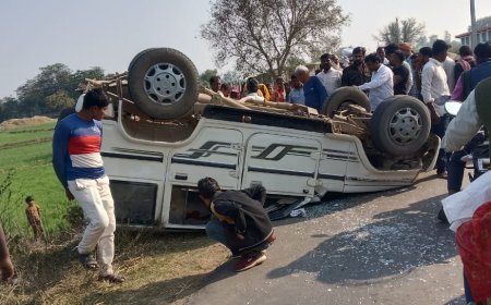 Mirzapur News: हलिया में भयानक सड़क दुर्घटना, बोलेरो पलटने से 6 लोग घायल