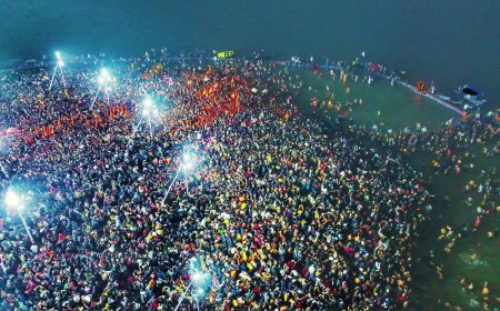 Mahakumbh 2025: संगम में 50 करोड़ से अधिक श्रद्धालुओं ने लगाई आस्था की डुबकी, बनाया नया रिकॉर्ड