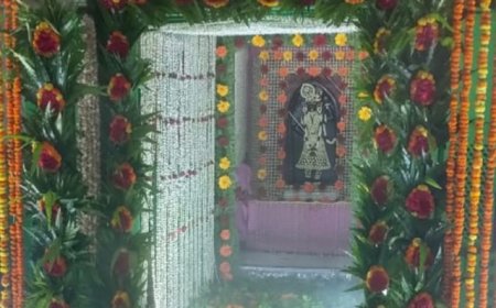 मथुरा-वृंदावन नहीं बल्कि मिर्जापुर के इस मंदिर में सबसे पहले खेली जाती है होली