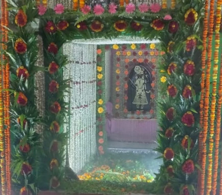 मथुरा-वृंदावन नहीं बल्कि मिर्जापुर के इस मंदिर में सबसे पहले खेली जाती है होली