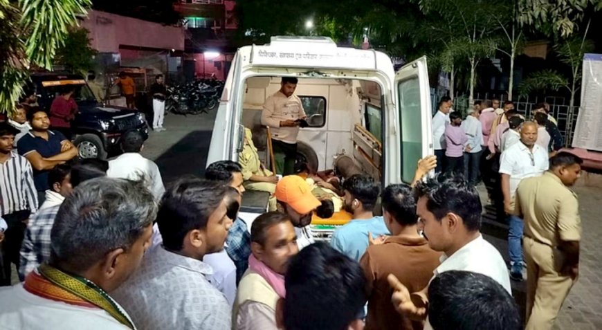 भदोही में दर्दनाक हादसा: ट्रक से टकराई दो बाइक, दो युवकों की मौत, चार गंभीर रूप से घायल