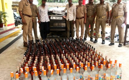 मिर्जापुर में 20 लाख की अंग्रेजी शराब के साथ दो तस्कर गिरफ्तार, होंडा सिटी कार जब्त
