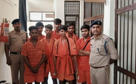 मिर्जापुर रेलवे स्टेशन पर कांवड़ियों का उत्पात, फौजी की पिटाई, 7 गिरफ्तार