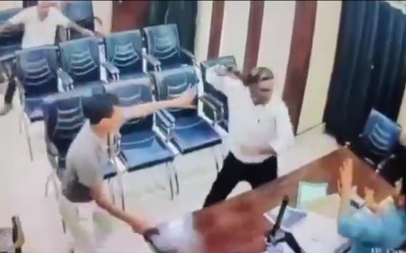 शिकायत का स्पष्टीकरण मांगने पर  हेडमास्टर ने बीएसए पर बरसाए बेल्ट, घटना सीसीटीवी में हुआ कैद
