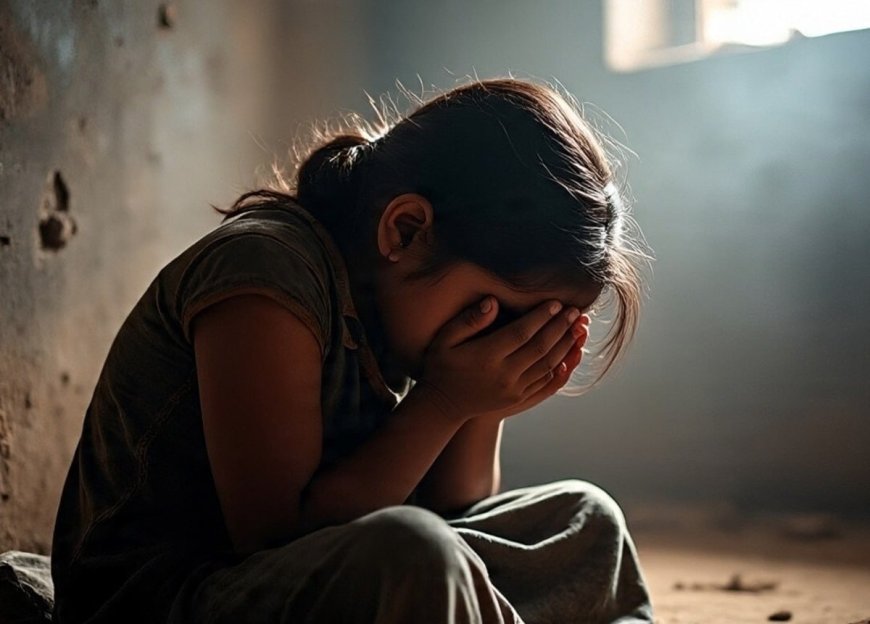 मिर्जापुर में 9 साल की मासूम से पड़ोसी टेलर की घिनौनी हरकत: विश्वासघात कर की छेड़छाड़, पुलिस ने 55 वर्षीय आरोपी को दबोचा