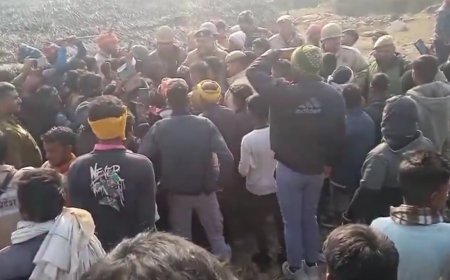 मिर्ज़ापुर: भेड़ चोरी करते पकड़े गए 11 चोरों की गांव वालों ने की जमकर धुनाई, FIR न लिखने पर पुलिस पर भी हमला