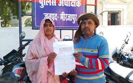 मिर्जापुर में मजदूर के घर इनकम टैक्स का छापा, 17 करोड़ 40 लाख के गबन का थमाया नोटिस